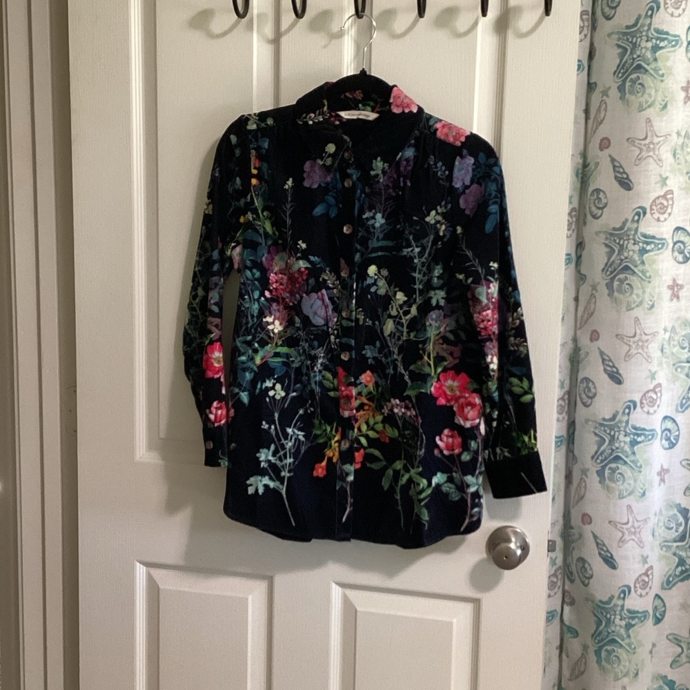 Soft Surroundings Black Floral Velvet Button-Up Shirt